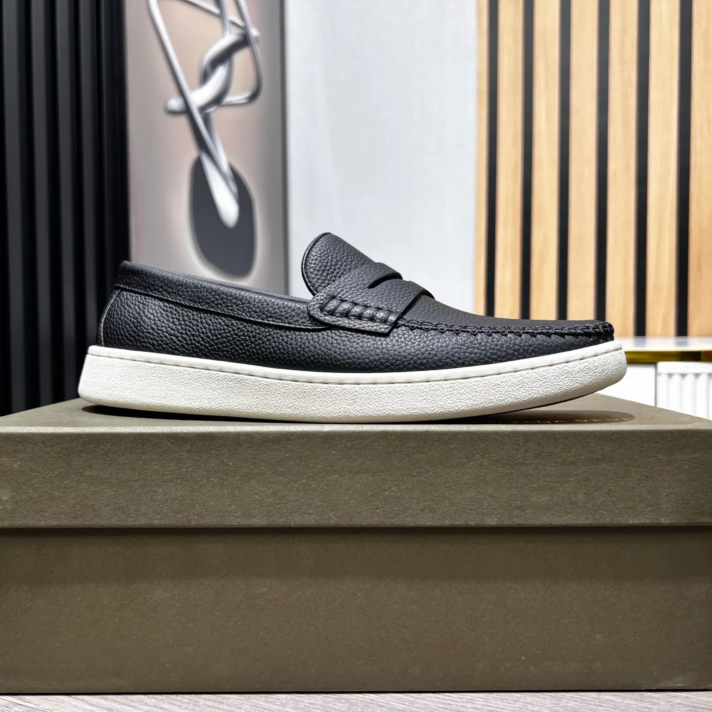 Ex-factory price 480 BV〰️Purely handmade classic men's beanie shoes👉👉driving shoes, slip-on shoes, made of Italian imported cowhide, 💕water-dyed cowhide lining, 🔊original outsole, waterproof platform design, comfortable for the feet. A good choice for traveling and driving, three colors available, code number: 38-44, (45 can be customized)